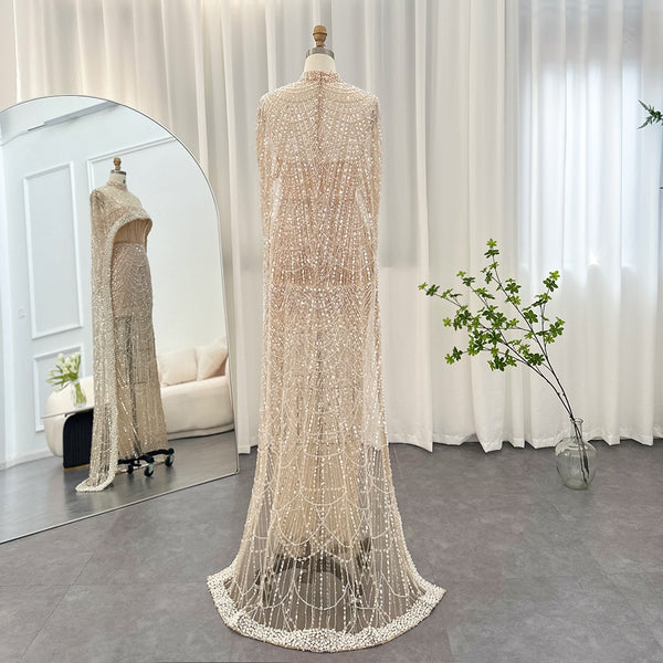 Vestido de Festa Luxuoso com Pérolas e Capa