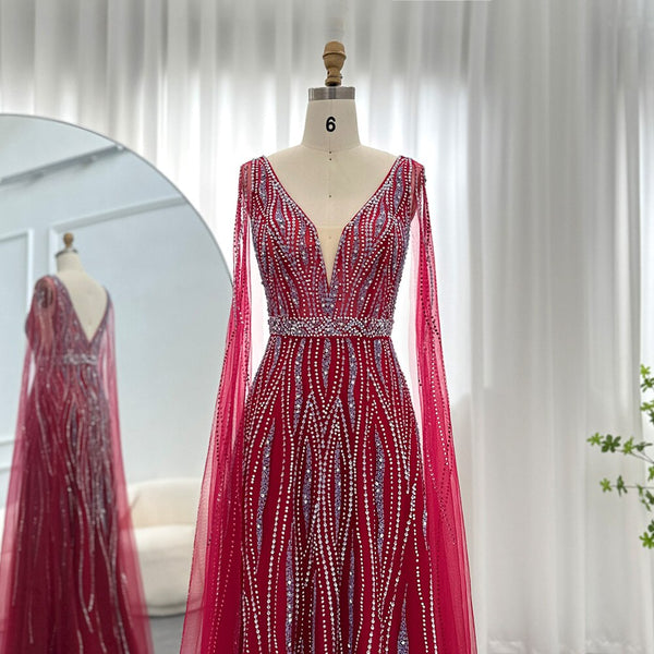 Vestido de Festa Luxo Decorado em Cristais e com Manga Capa