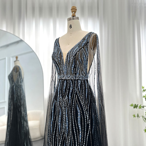 Vestido de Festa Luxo Decorado em Cristais e com Manga Capa