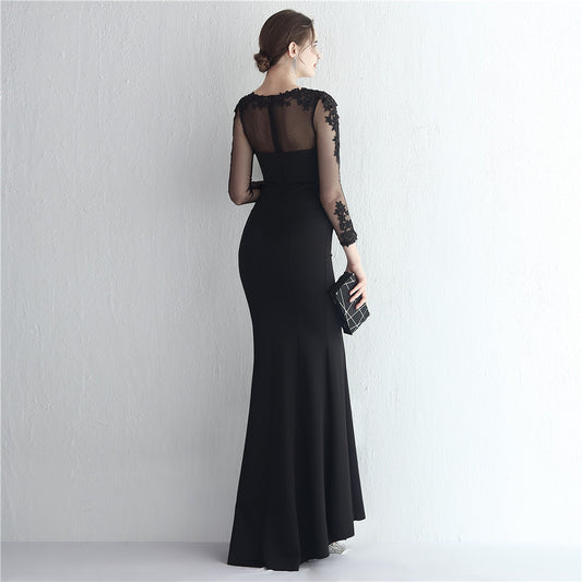 Vestido de Festa Longo com Detalhes em Renda e Apliques Florais Preto