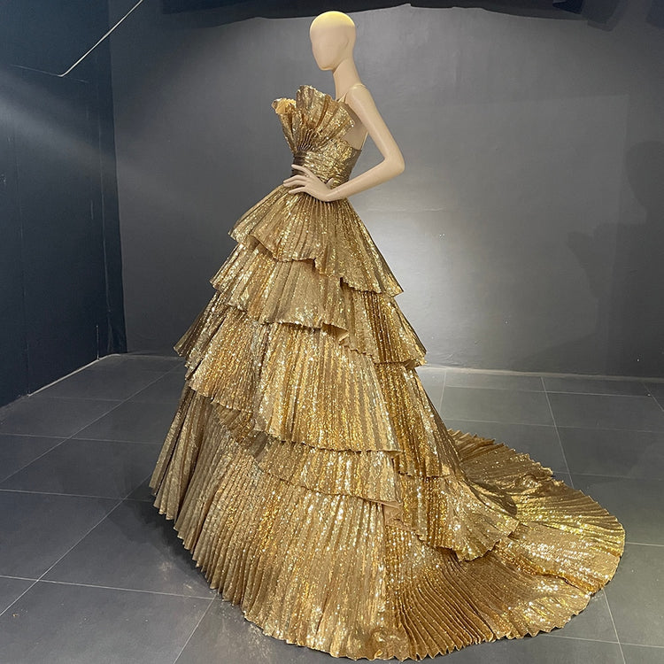 Vestido de Festa Luxuoso com Camadas Graciosas em Dourado Ouro - Modelo Especial