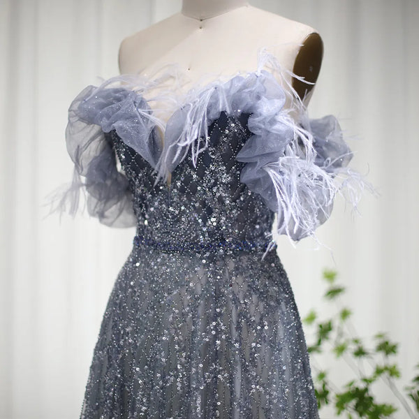 Vestido de Festa Longo com Decote com Plumas - Modelo Especial