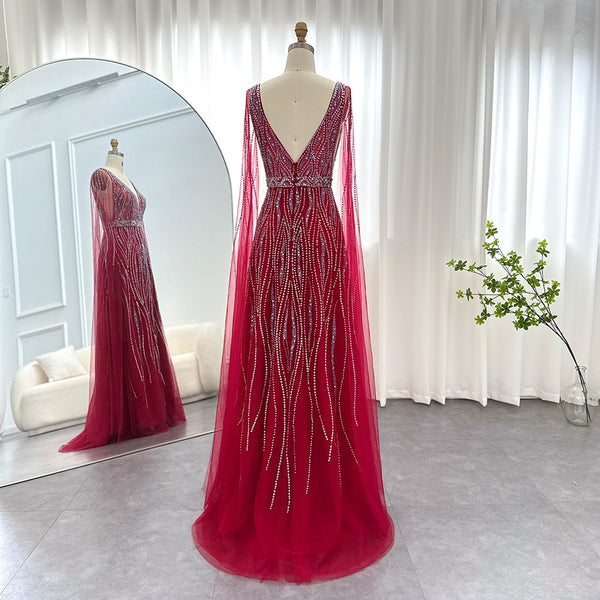 Vestido de Festa Luxo Decorado em Cristais e com Manga Capa