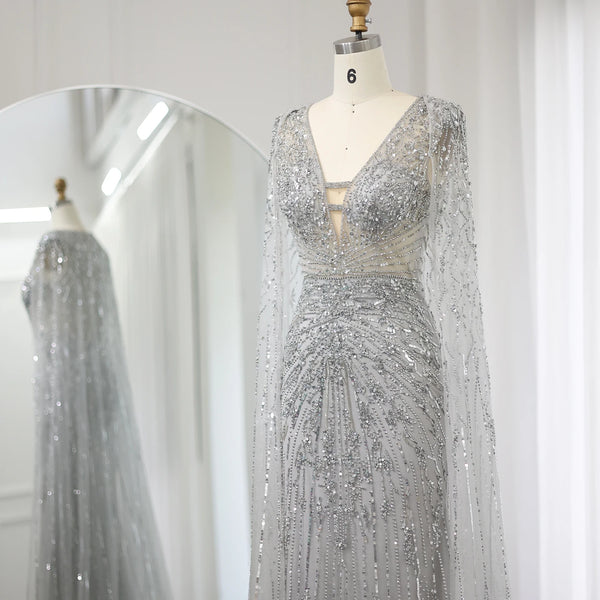Vestido de Festa Luxuoso com Pedraria e Capa - Modelo Especial