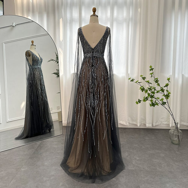 Vestido de Festa Luxo Decorado em Cristais e com Manga Capa