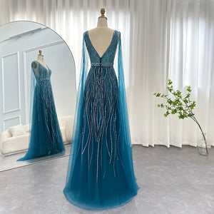 Vestido de Festa Luxo Decorado em Cristais e com Manga Capa
