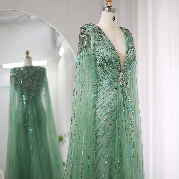 Vestido de Festa Maxi Luxo Adornado em Cristais com Capa Detalhada