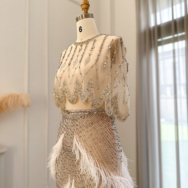 Vestido de Festa Alta Costura em Duas Peças Decorado com Strass e Plumas