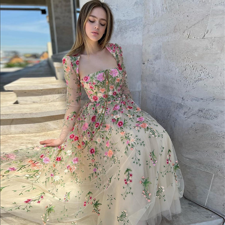 Vestido de Festa Luxo Romântico em Flores Bordadas e Casaquinho - Modelo Especial