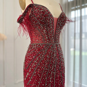 Vestido de Festa Longo Luxuoso com Detalhes em Cristais e Plumas