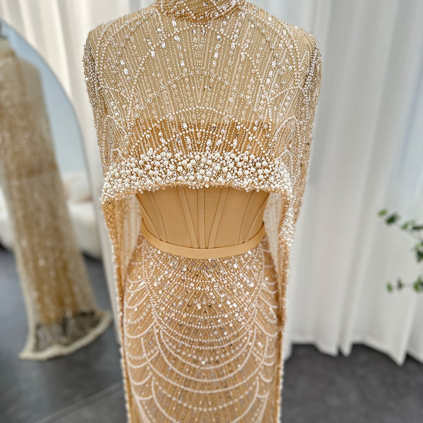 Vestido de Festa Luxuoso com Pérolas e Capa