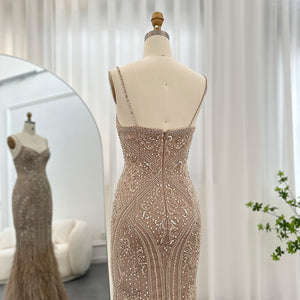 Vestido de Festa Longo Champanhe com Plumas e Cristais - Modelo Especial
