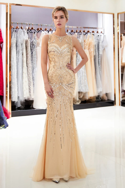 Vestido de Festa Luxo com Pedraria e Decoração em Strass Dourado - Modelo Especial