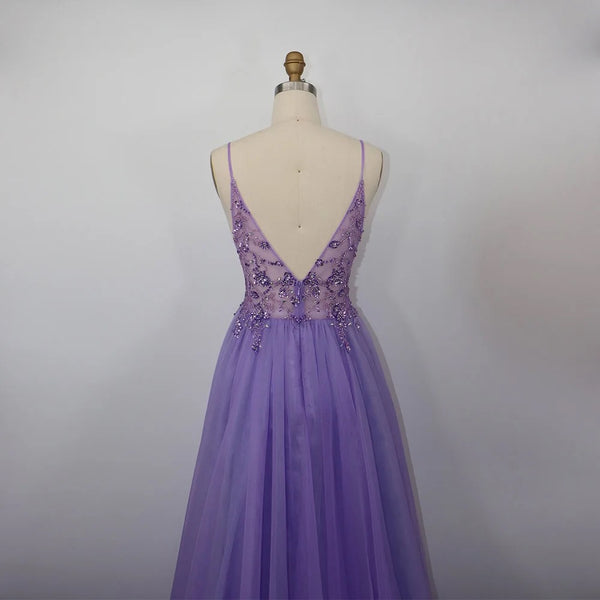 Vestido de Festa na Cor Lavanda com Brilhos na Parte Superior